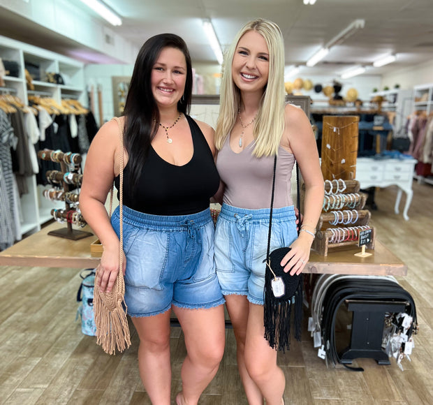 Maylee Shorts - Light Wash